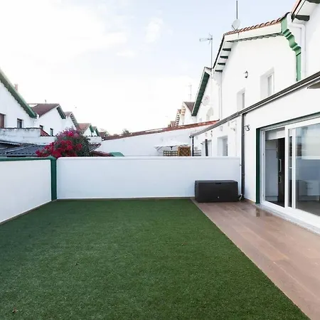 En La Cuidad- Con Jardin Y Barbacoa